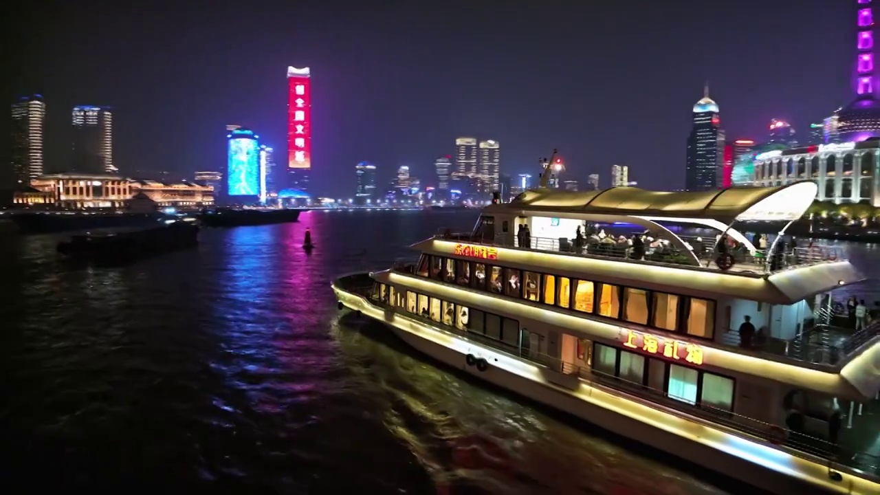 上海黄浦江外滩游船航拍视频下载