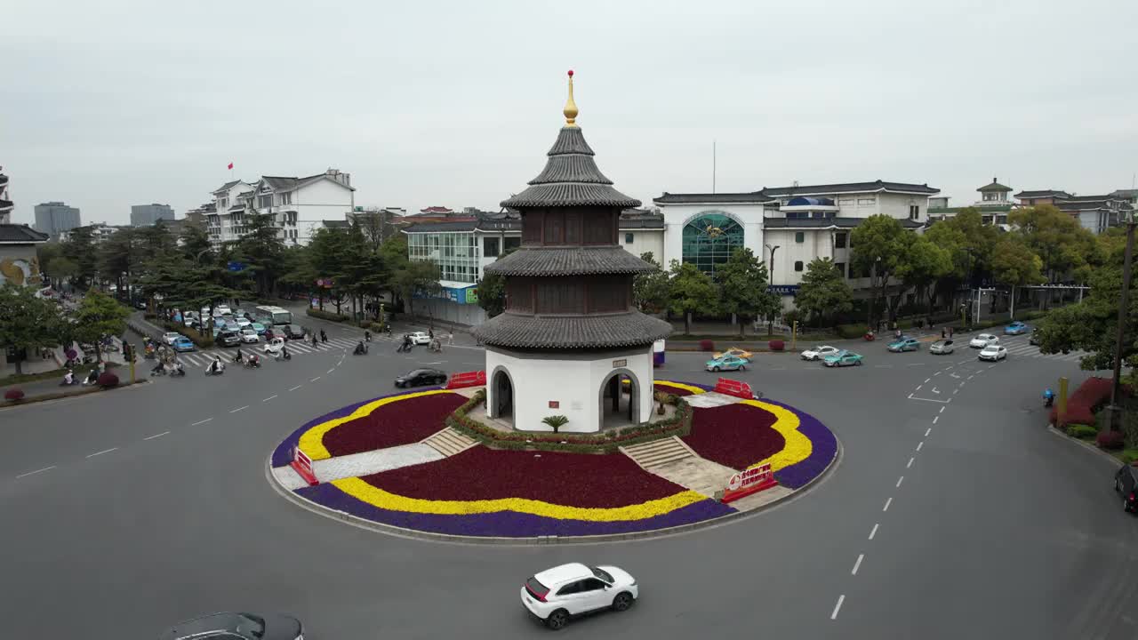 扬州文昌阁城市交通航拍风光视频下载