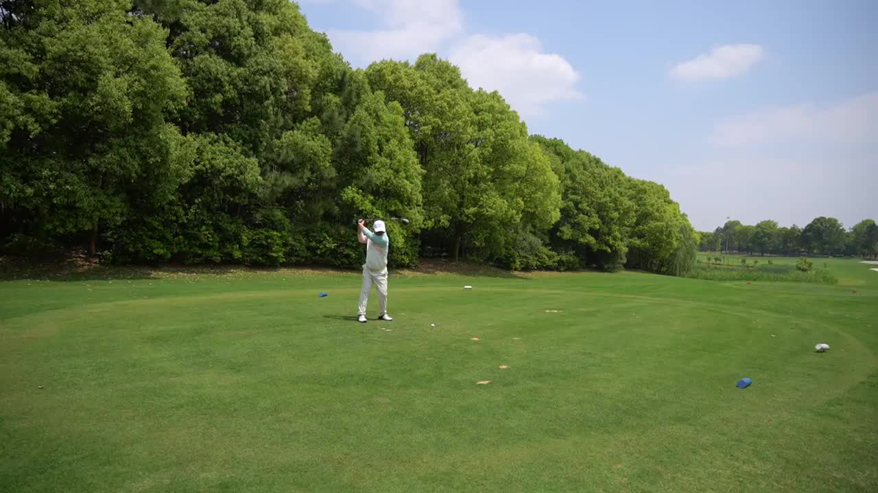 高尔夫开球瞬间视频下载
