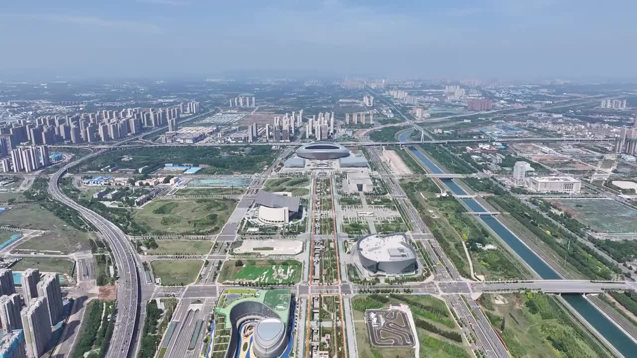 河南省郑州市中原区（CCD）四个中心夏季户外风光航拍视频下载