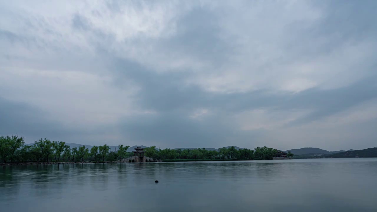 北京颐和园昆明湖傍晚云卷云舒视频素材