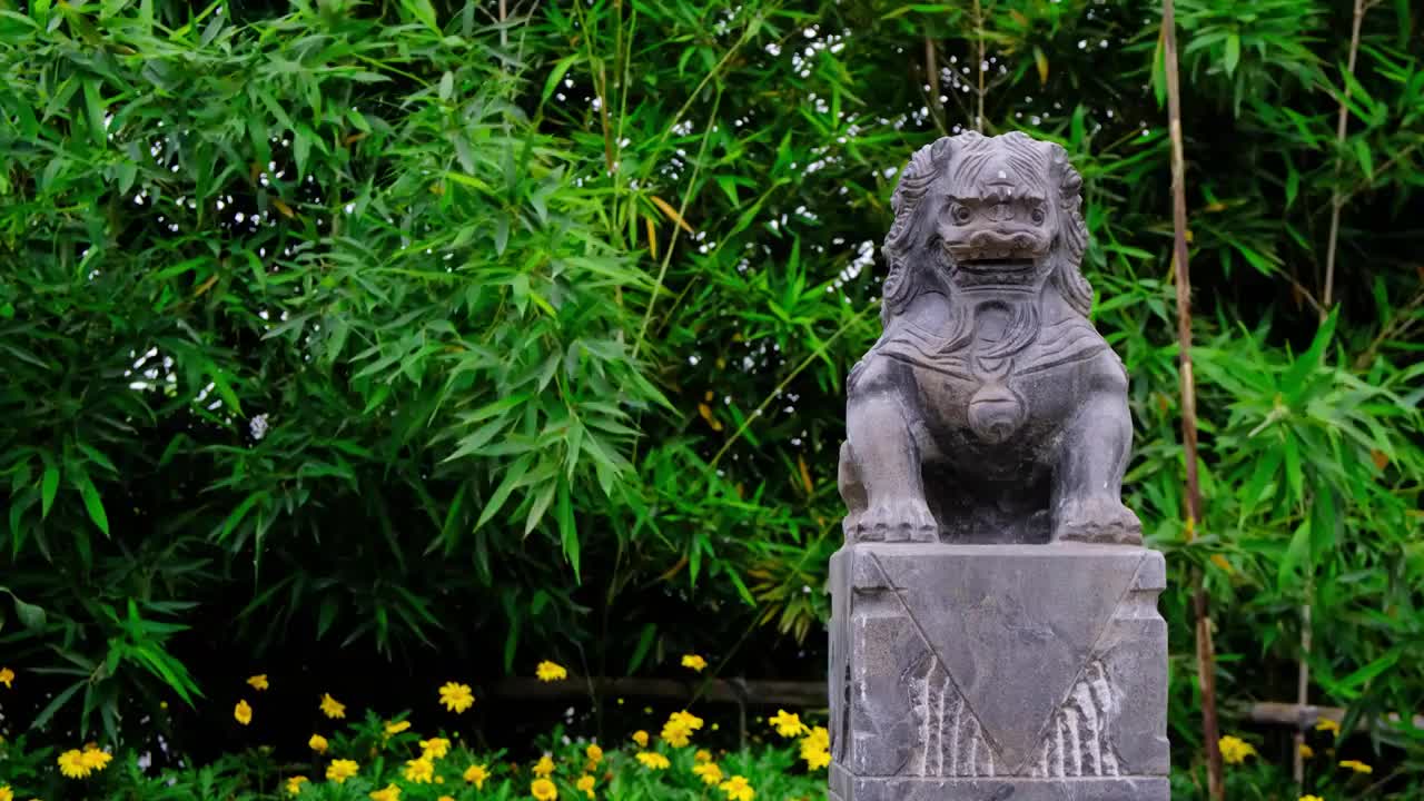 四川省绵阳市室外石狮子雕塑，装饰，视频下载