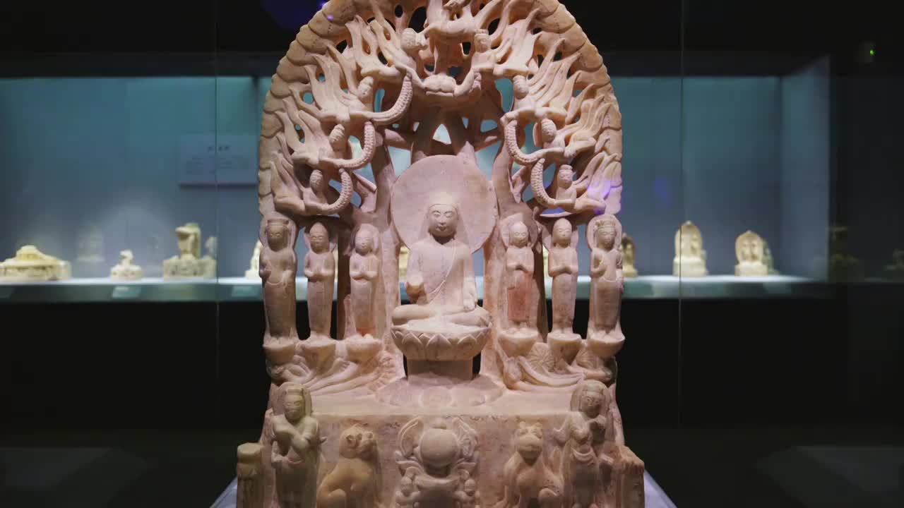 河北省博物院释迦牟尼说法像视频素材