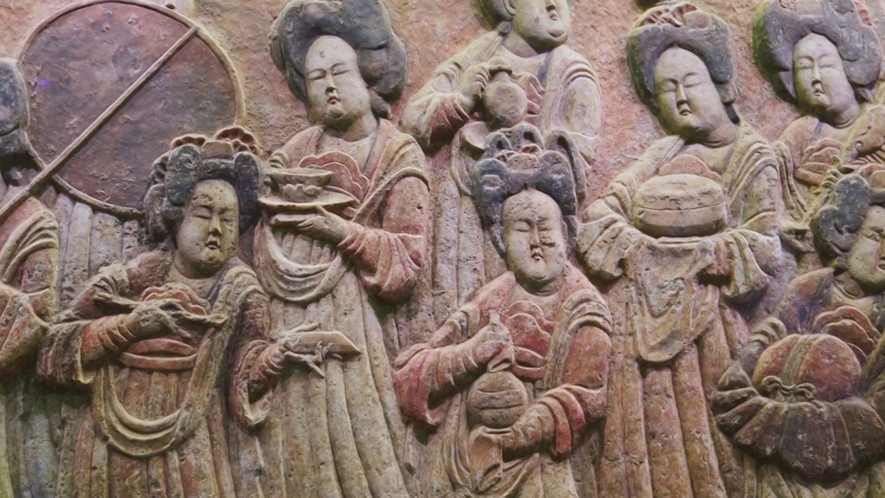 河北省博物院彩绘奉侍浮雕视频素材