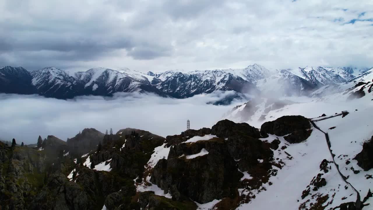 新疆,天山天池,博格达峰,马牙山观景台,云海视频素材