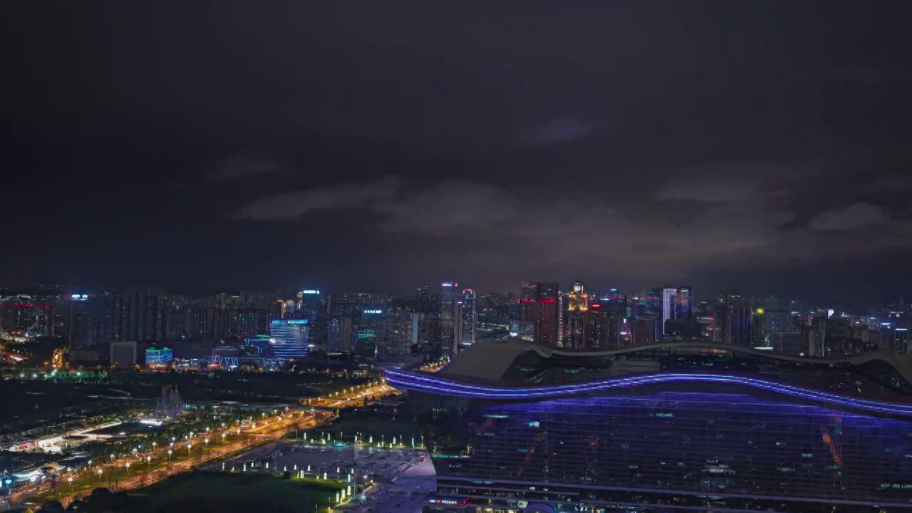 高视角摇摄四川成都城市新中心地段，锦城广场环球中心城市夜景视频素材