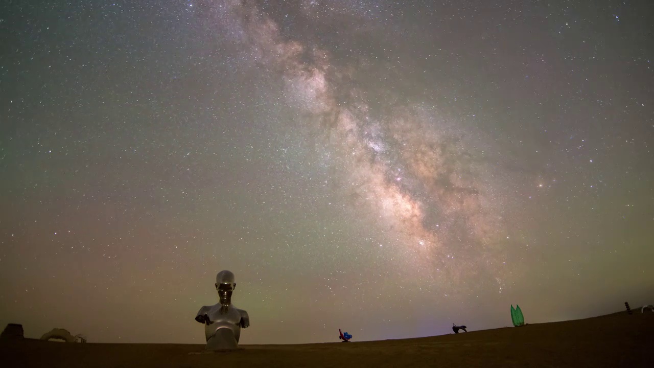 星空延时-科幻雕塑与星空-民勤沙漠雕塑园视频下载