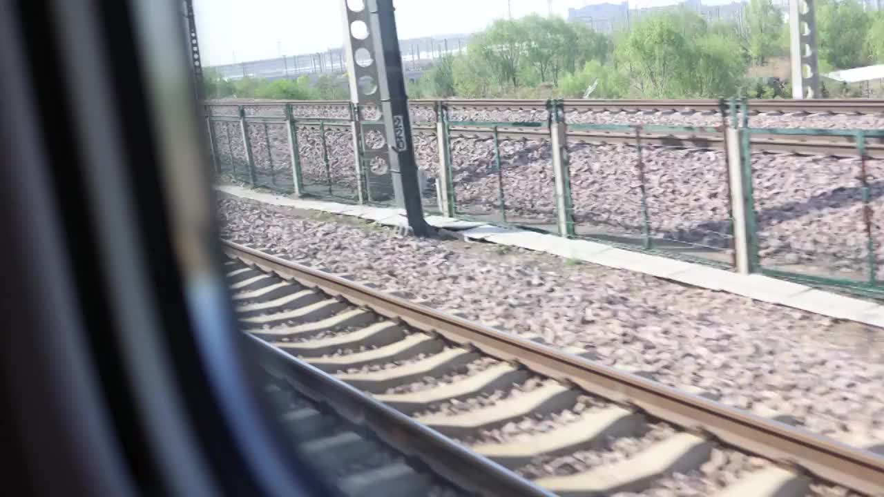 高铁旅行火车进站视频下载