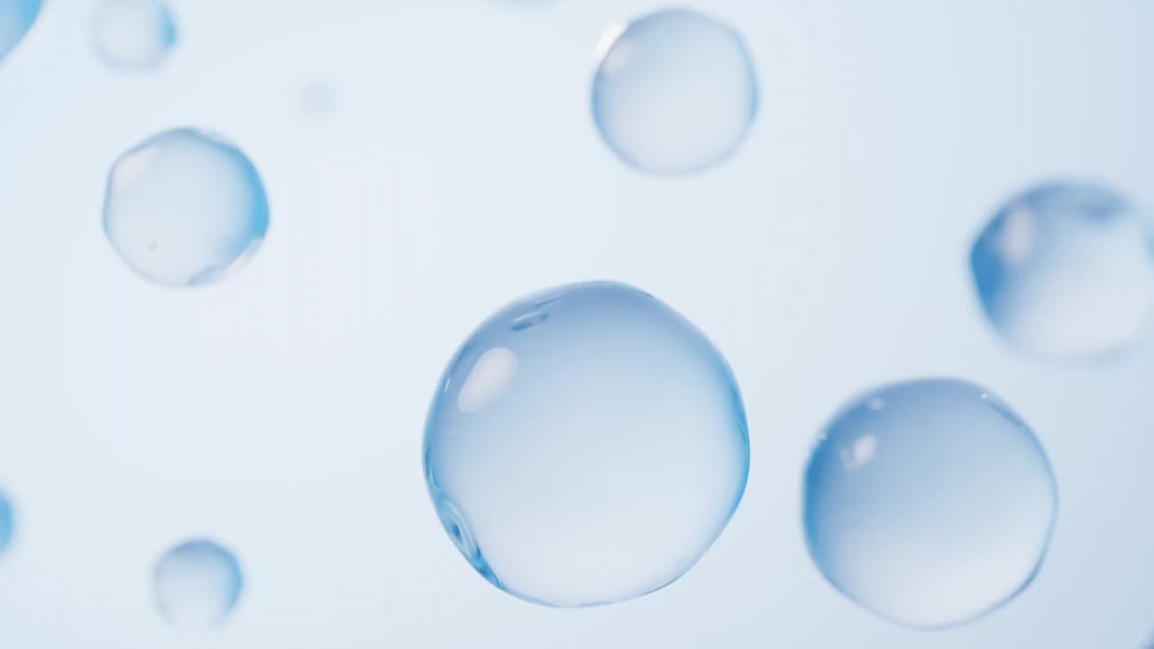 蓝色透明水珠球体3D渲染视频下载