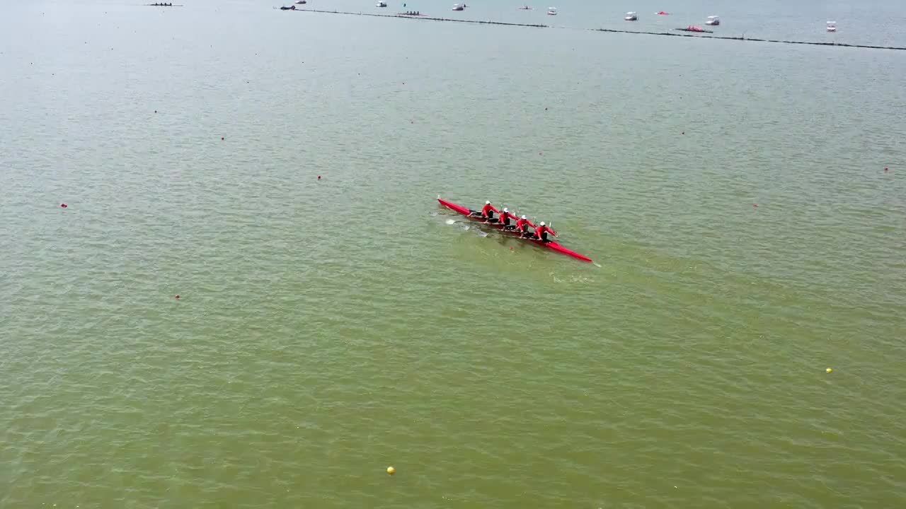 航拍南京玄武湖公园赛艇水上运动视频下载