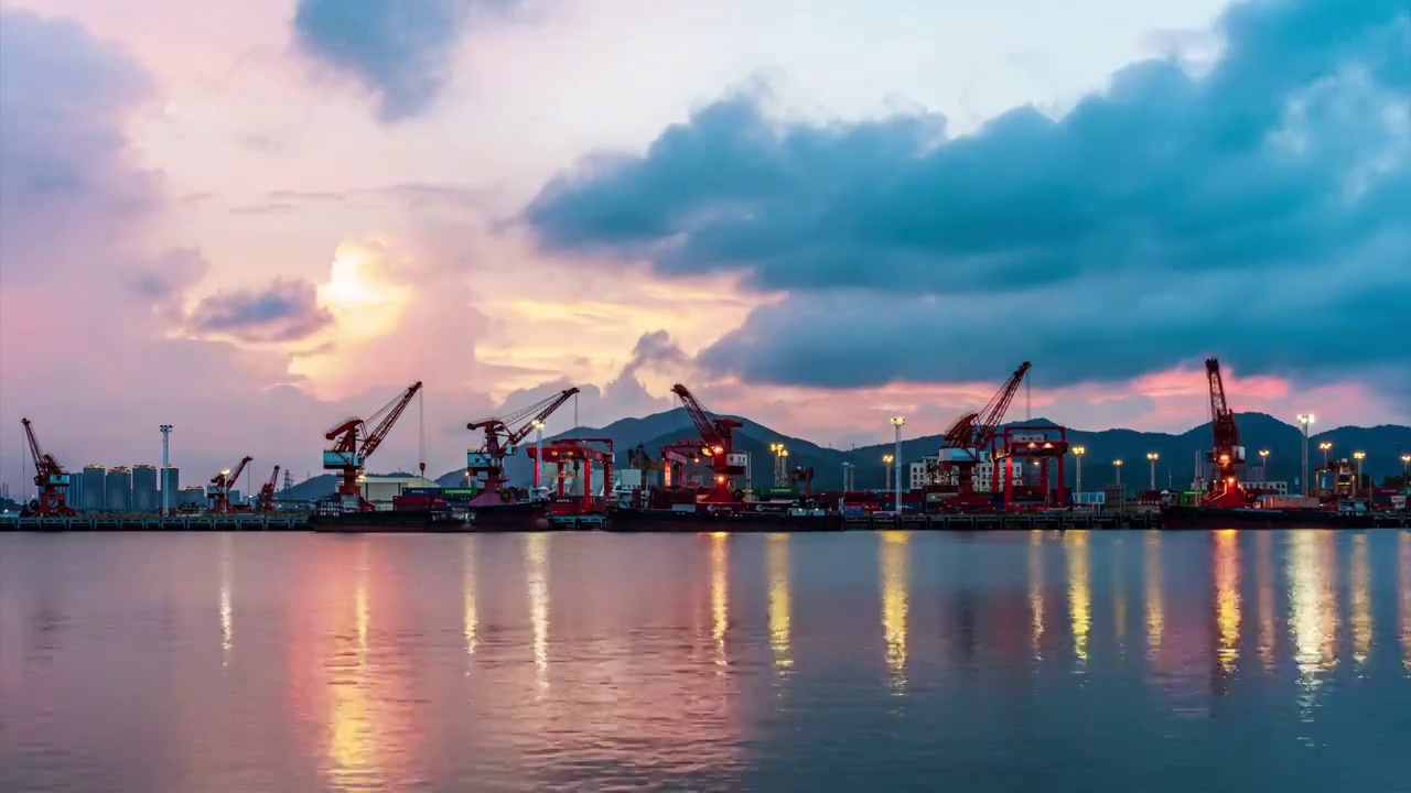 广东珠海洪湾港国际货柜码头6K日转夜延时视频下载