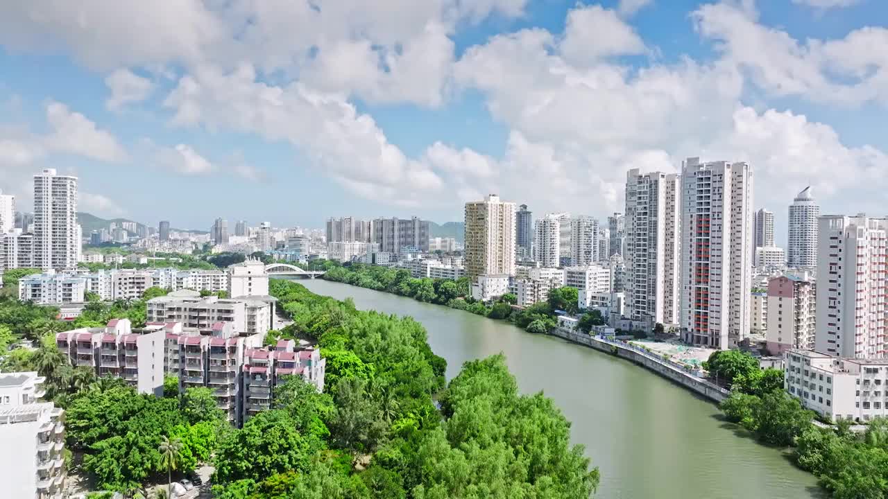 海南三亚天涯区三亚河市中心航拍视频下载
