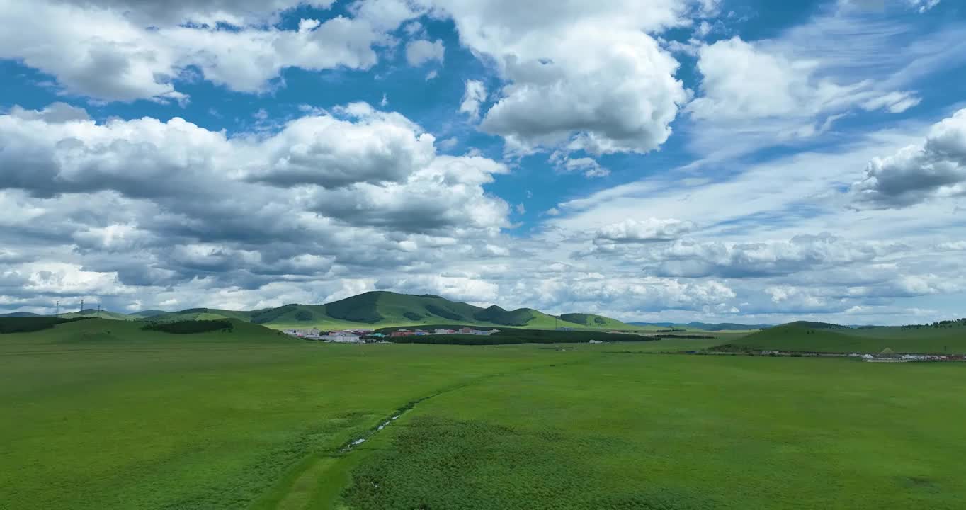 航拍空中鸟瞰夏天内蒙古坝上乌兰布统景区视频素材