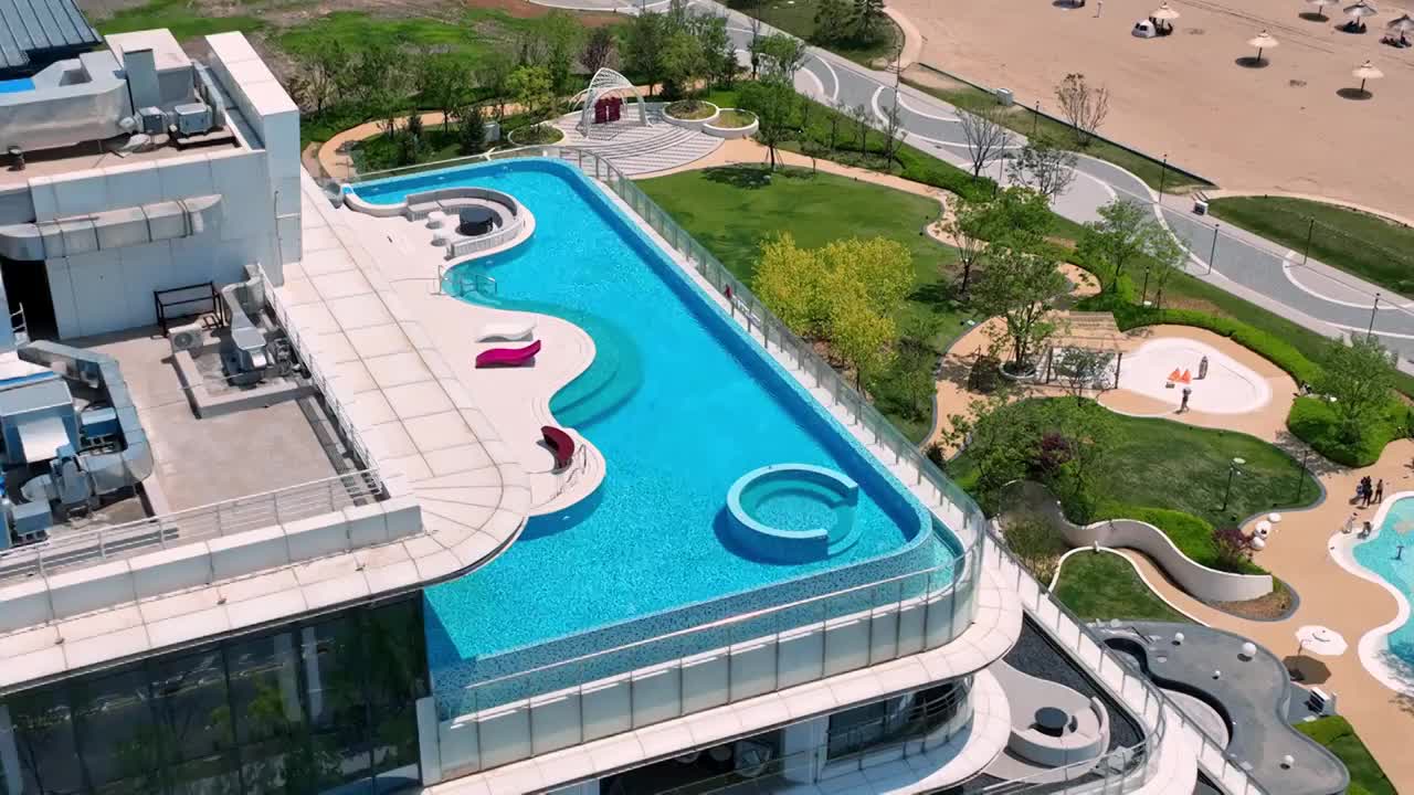 航拍酒店无边界游泳池视频下载