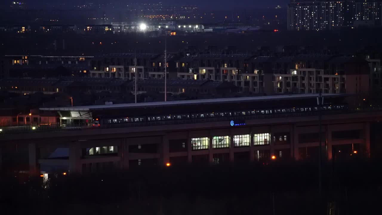 北京顺义孙河地铁站轨道交通列车驶入车展城市生活视频下载