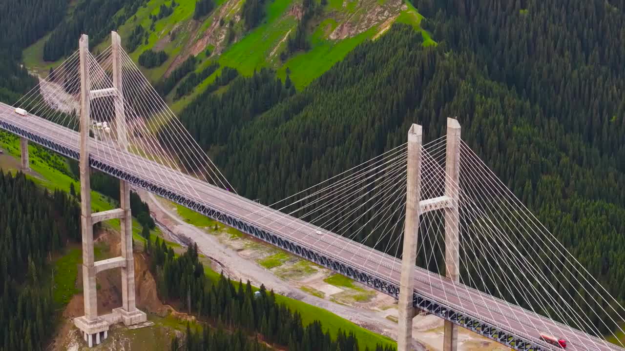 4K航拍新疆伊犁果子沟大桥自然风景（合集）视频下载