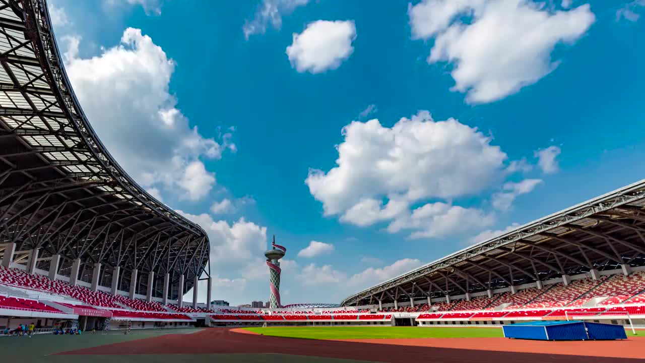 安徽蚌埠奥体中心体育场夏日延时摄影4K视频下载