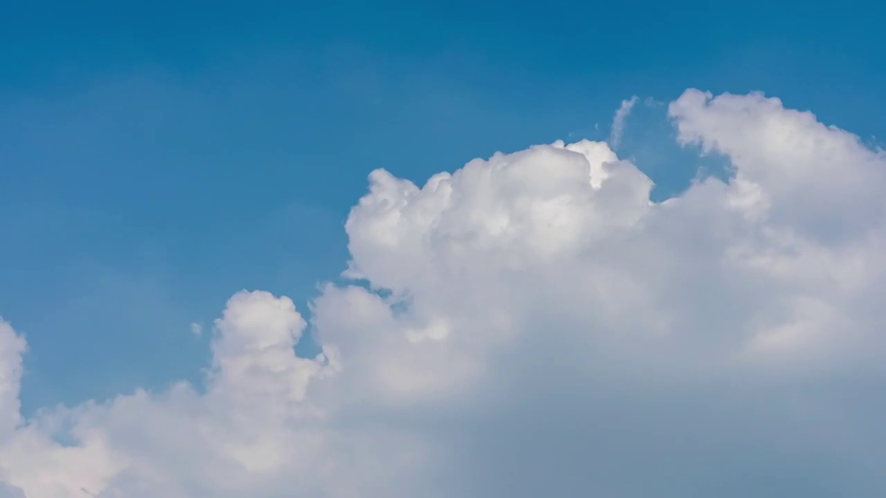 天空翻滚的云朵视频下载