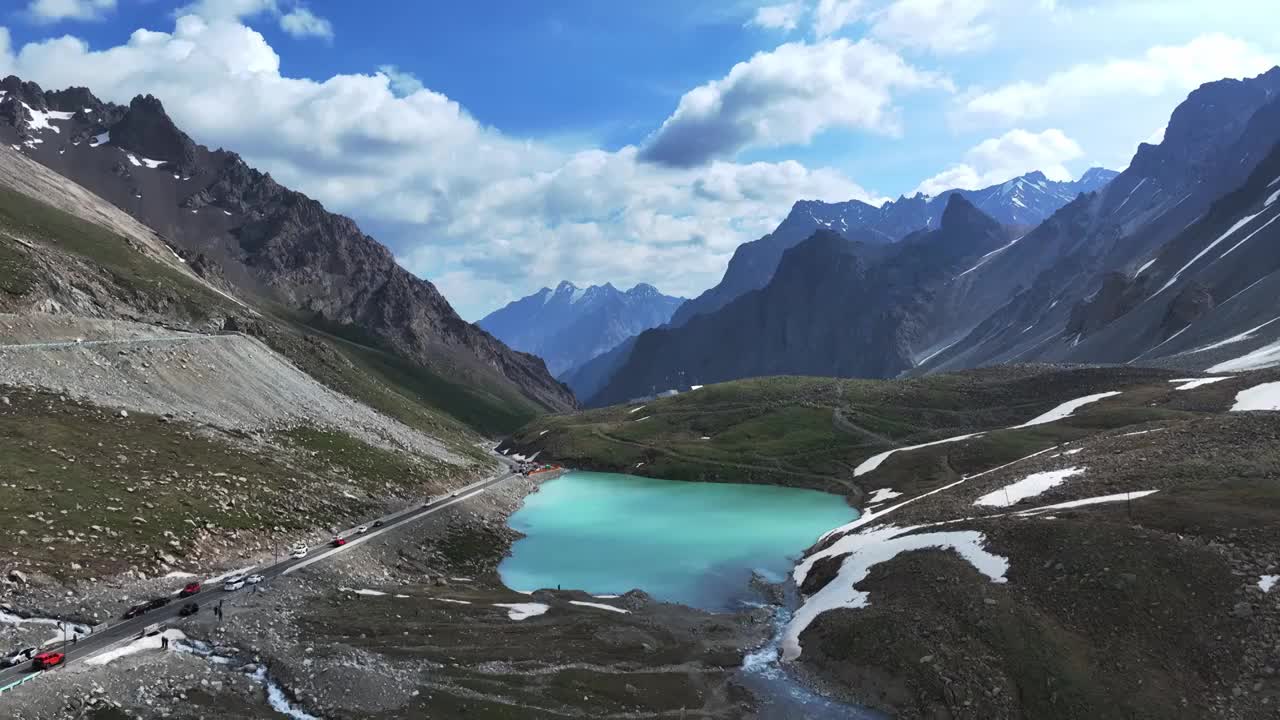 新疆独库公路自然风光视频下载