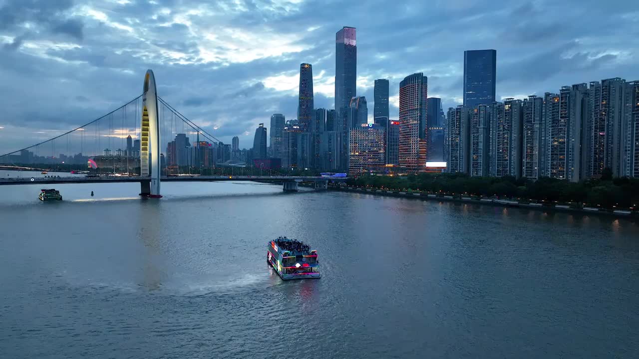 傍晚时分的珠江新城视频素材