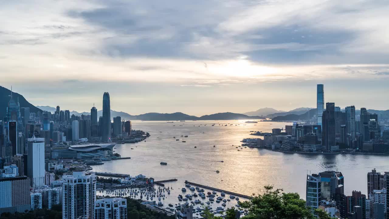 中国香港香江两岸傍晚时候的建筑风景视频下载