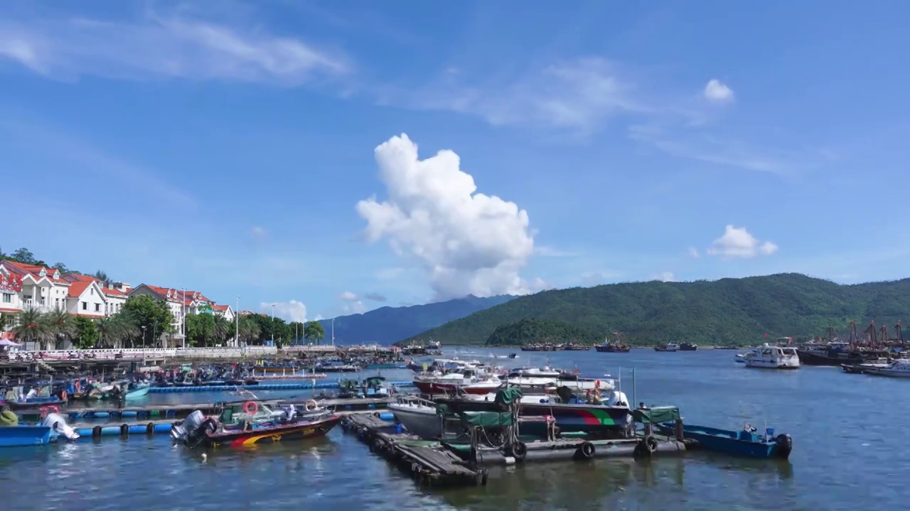 延时摄影广东惠州澳头渔村渔船海景视频素材