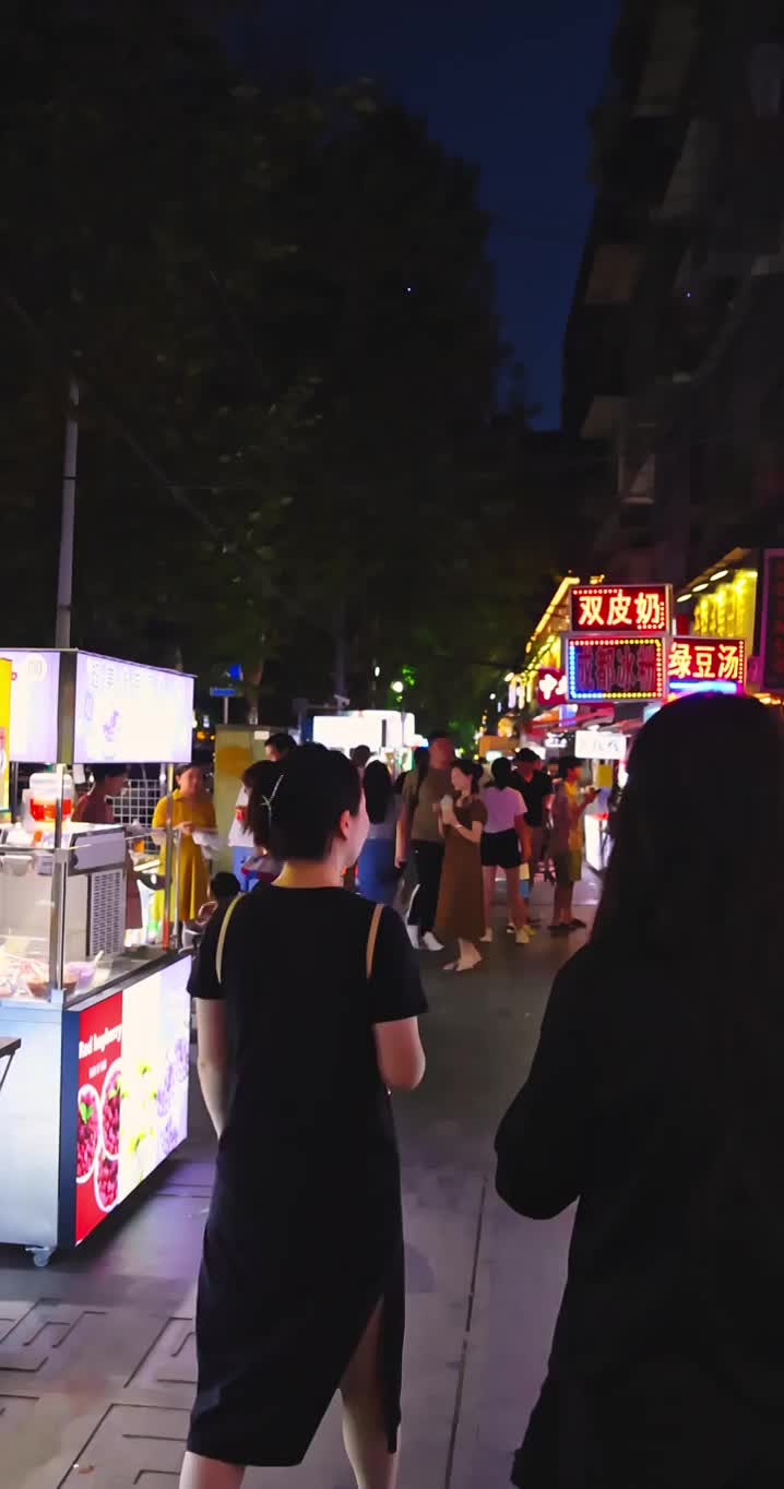 武汉夜市货摊视频下载