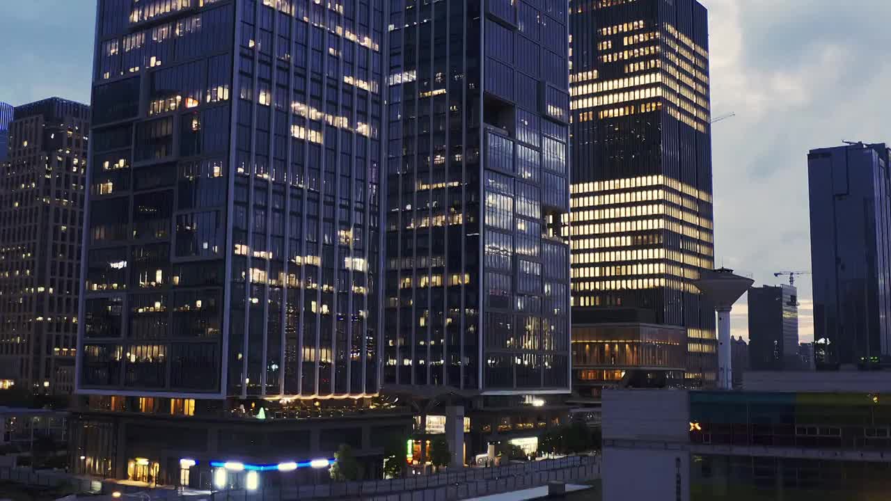 广州琶洲地标cbd摩天大楼写字楼夜景航拍高视角视频素材