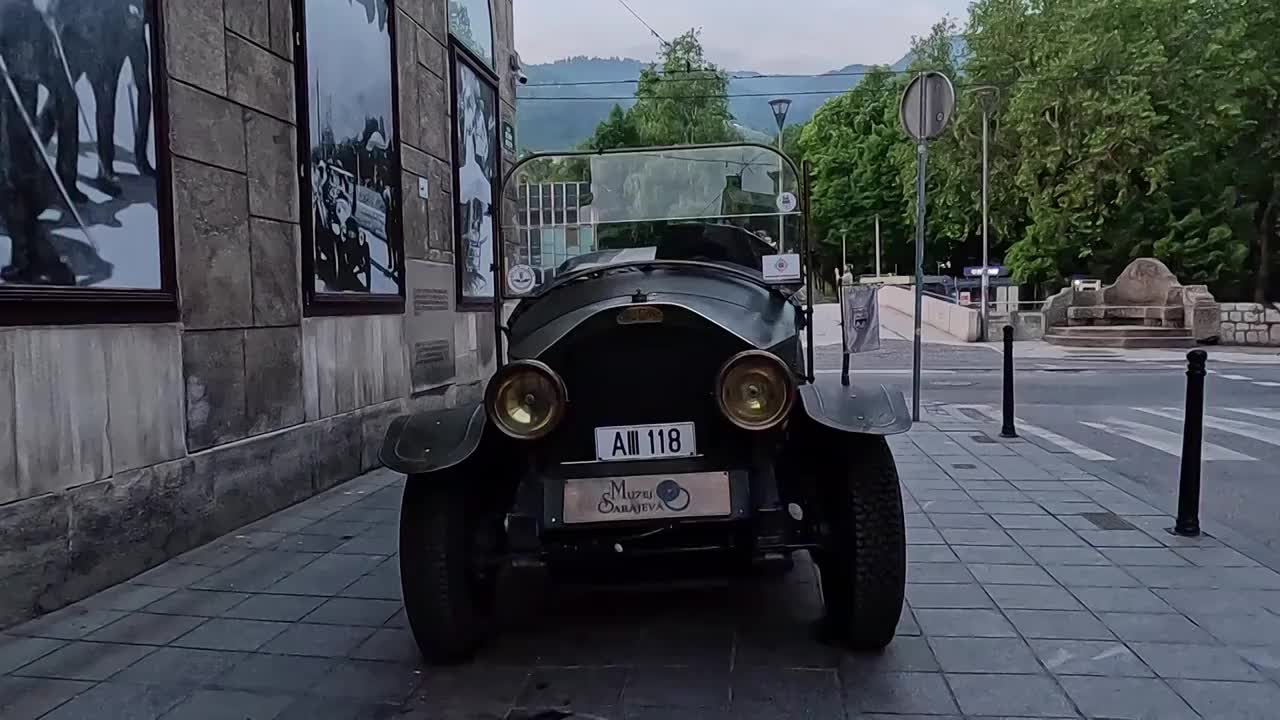 萨拉热窝战争博物馆，斐迪南大公夫妇乘坐车辆，一战导火索视频下载