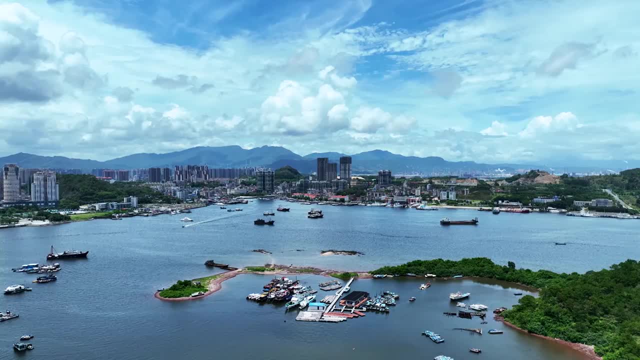 航拍广东惠州大亚湾海景海岸线建筑群视频素材