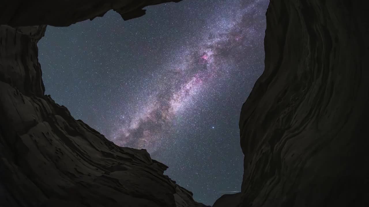 星空延时：新疆大海道地貌与银河视频下载