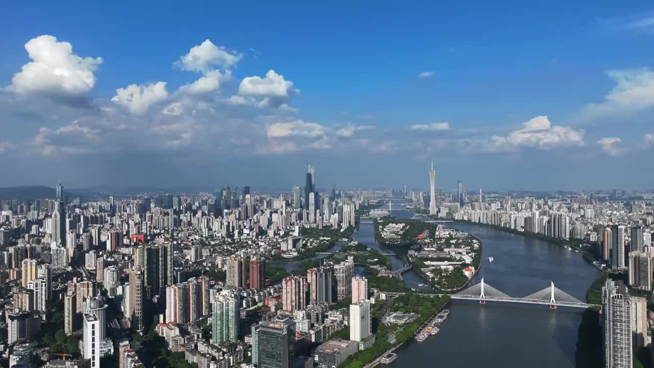 航拍蓝天白云下的广东广州城市风光视频素材