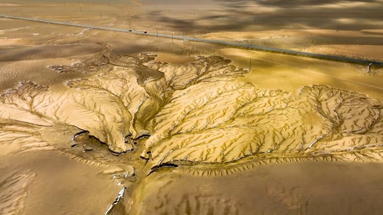 西藏阿里高原的大地奇观视频下载