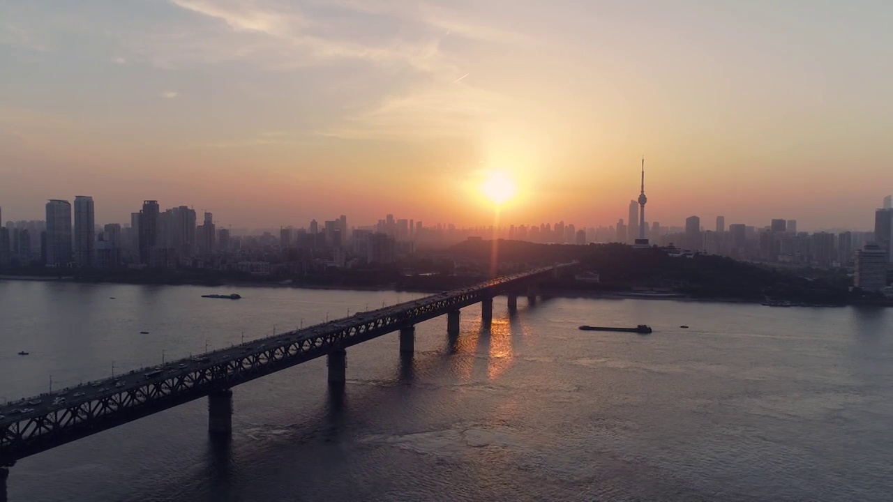 武汉长江大桥日出航拍视频下载