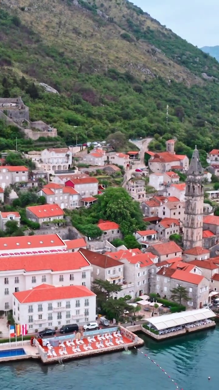 佩拉斯特，亚得里亚海的小镇，海滨城市小镇，巴尔干半岛的风光，沿海的城市，黑山共和国视频下载