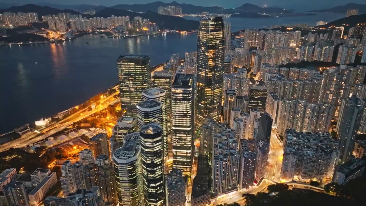 航拍香港港岛东中心繁华夜景视频下载