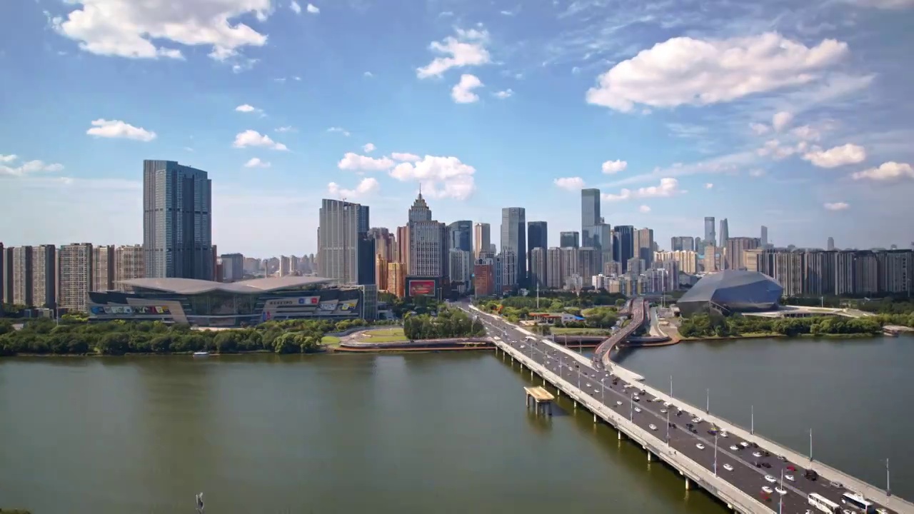 城市航拍延时沈阳浑河大桥蓝天白云视频素材