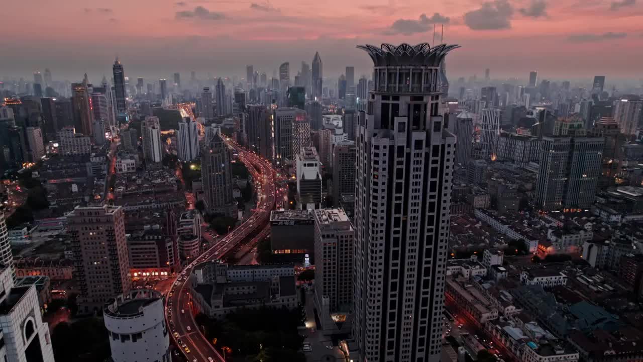上海延安路与外滩中心日落晚霞航拍视频下载