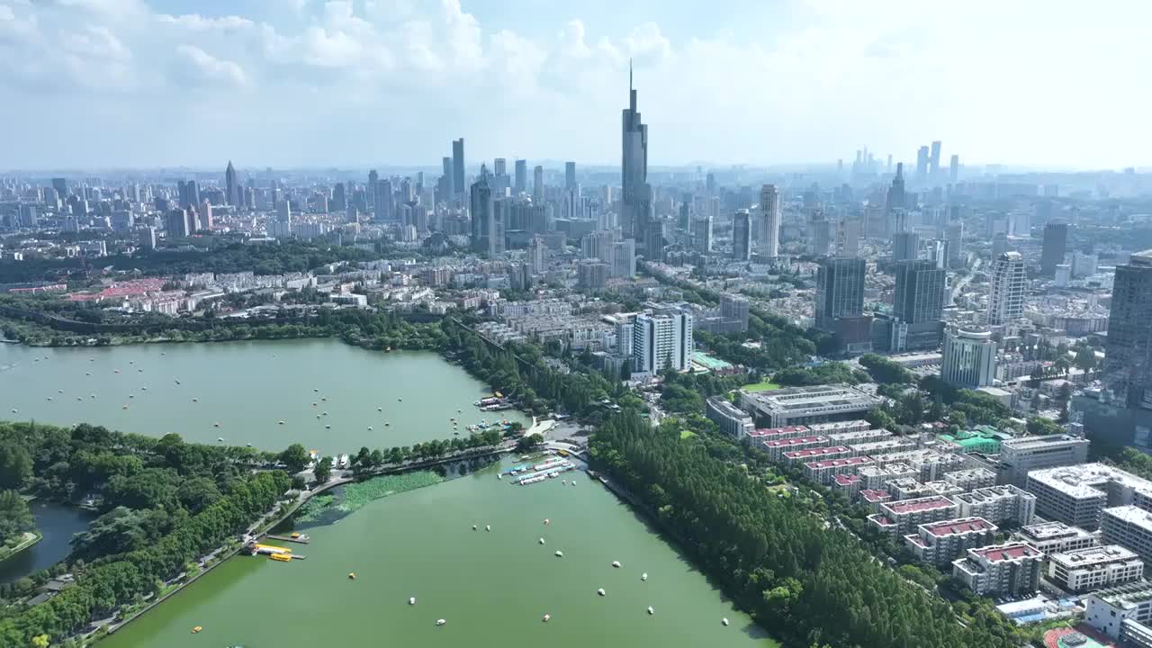 南京地标紫峰大厦和城市天际线航拍风光视频素材