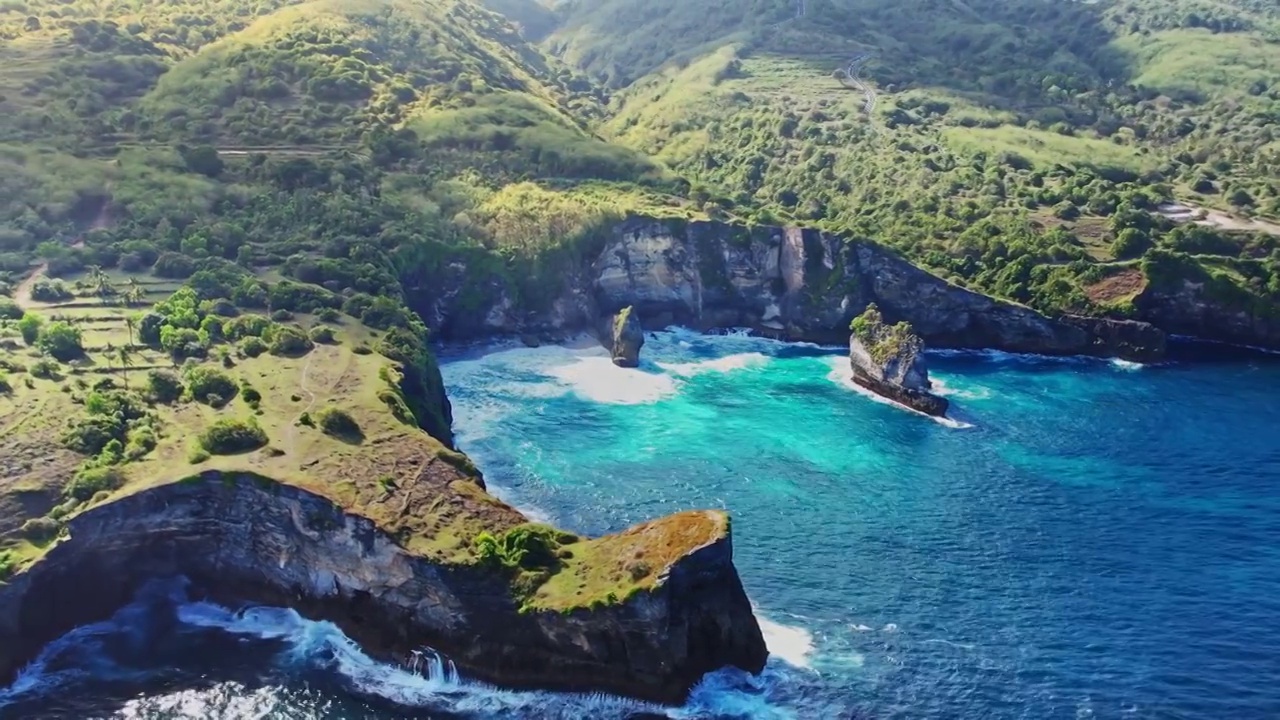 巴厘岛佩尼达岛海洋自然风光航拍视频下载