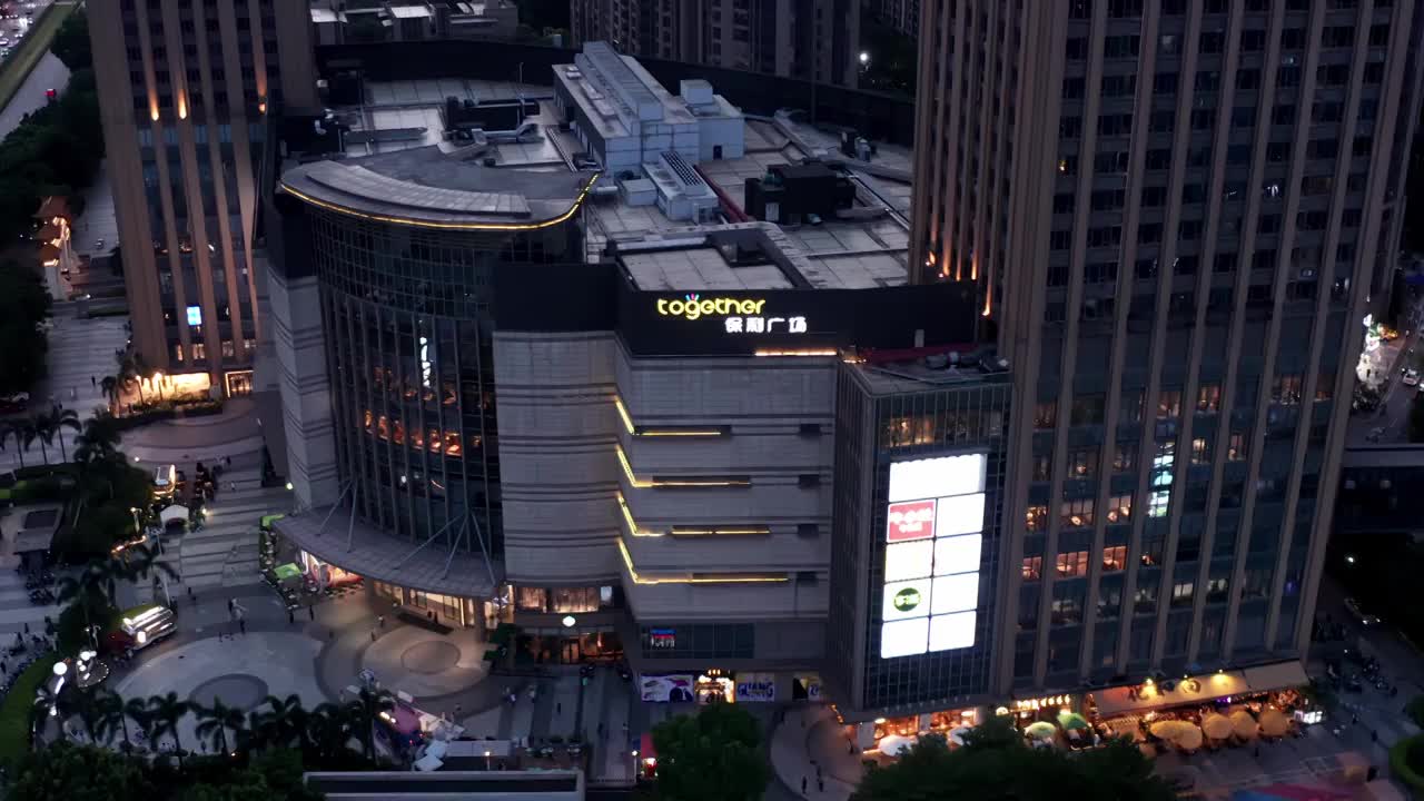 广州夜景航拍-万胜围保利建筑群高视角视频素材