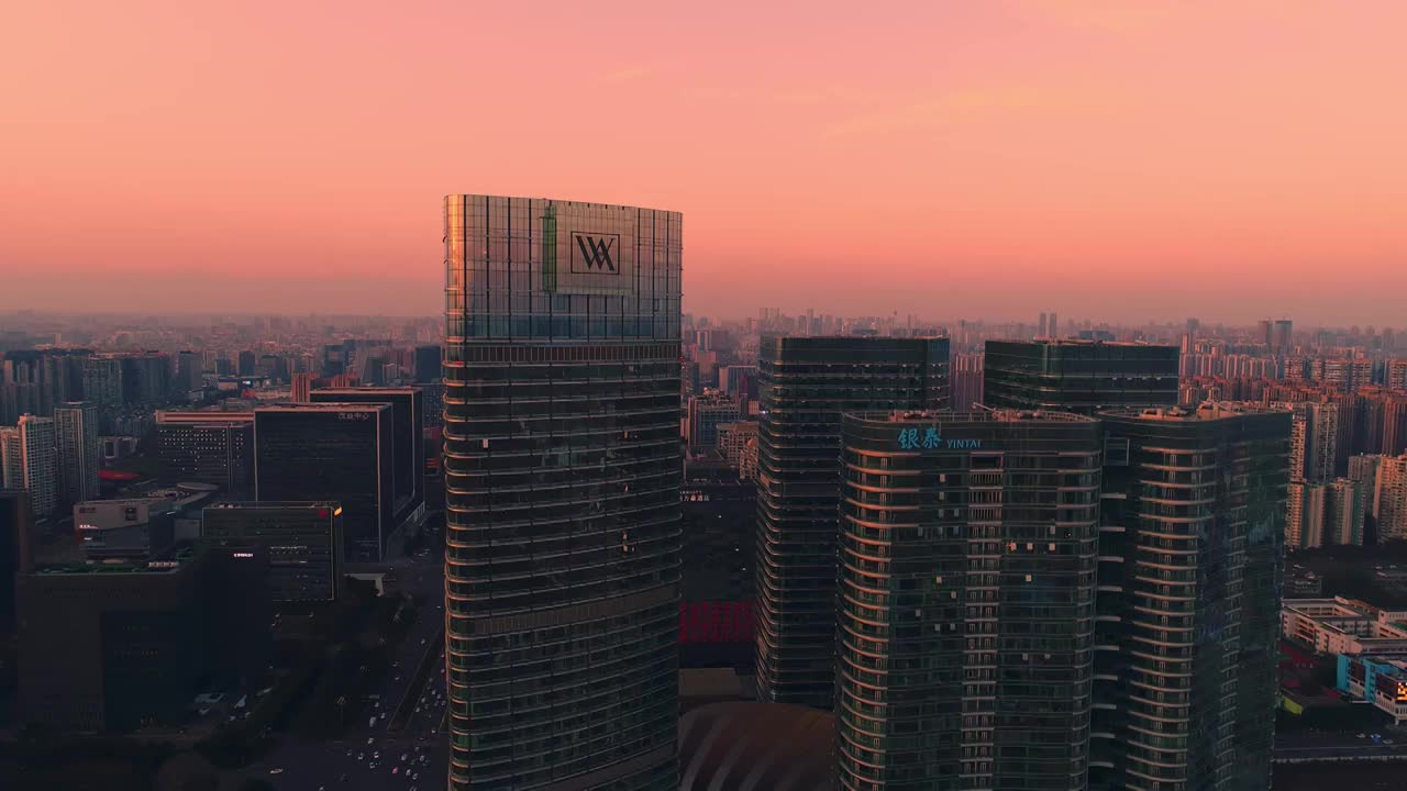 成都高新区金融城双子塔航拍夕阳视频下载