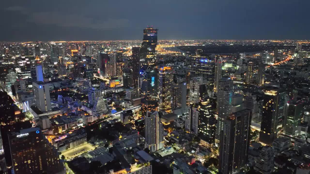 泰国曼谷像素大厦城市高楼建筑夜景航拍风光视频下载