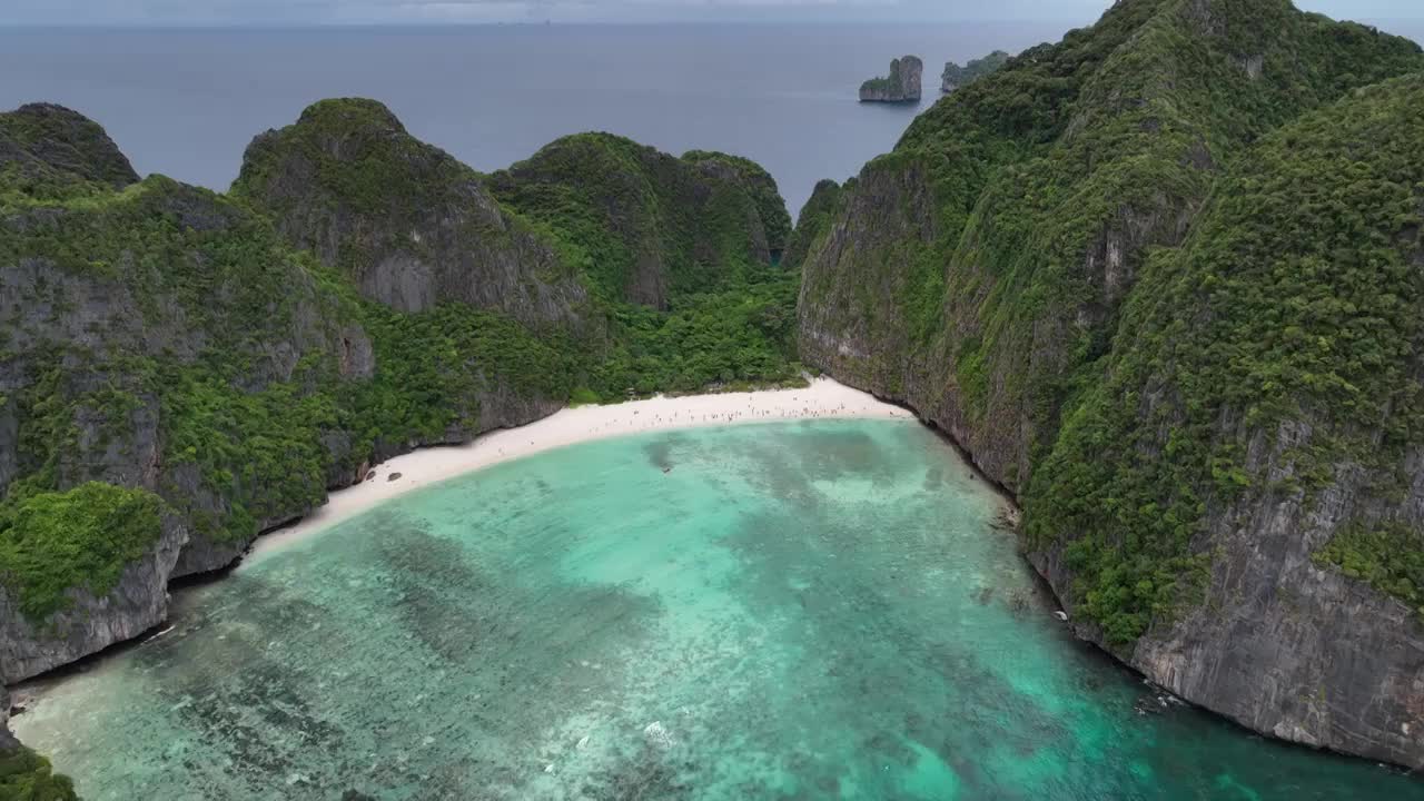 原创 泰国甲米小皮皮岛玛雅湾自然风光航拍视频素材