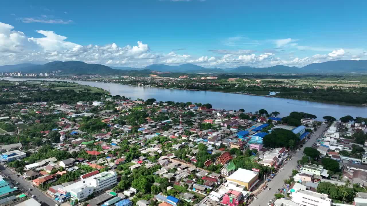 航拍泰国老挝清盛城市湄公河河滨景观视频下载