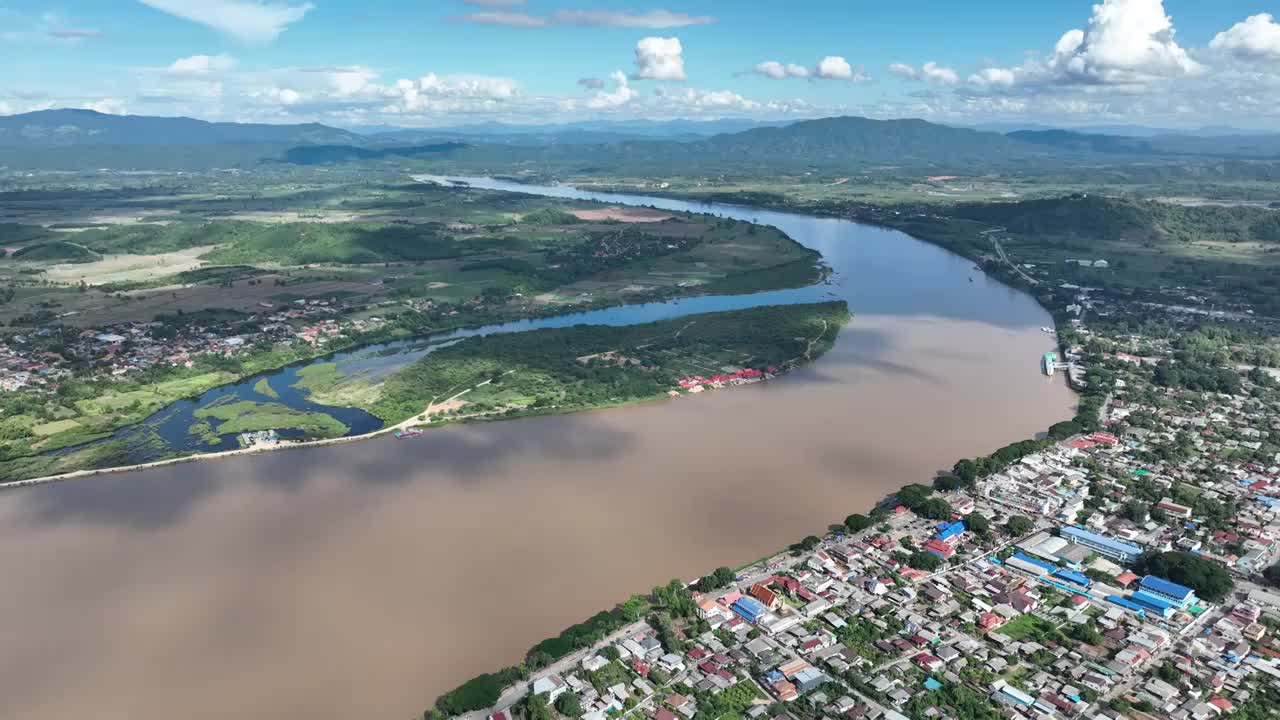 航拍泰国老挝清盛城市湄公河河滨景观视频下载