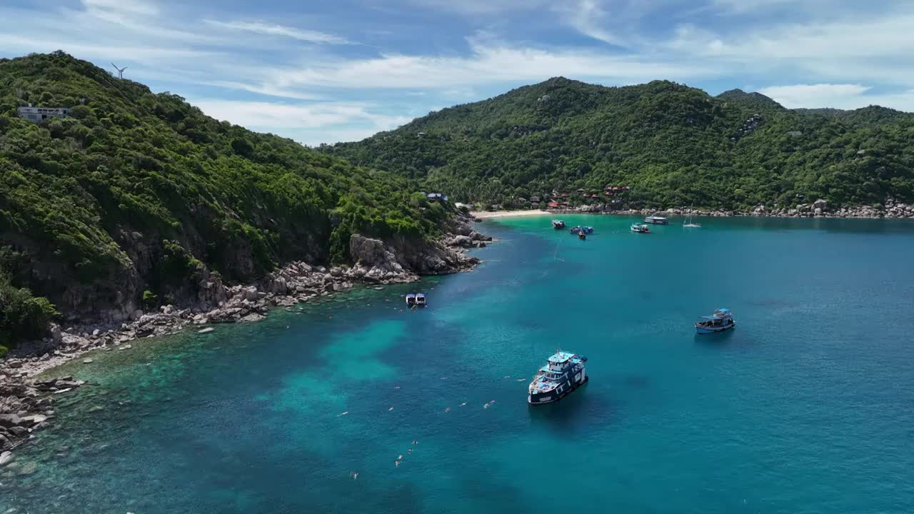 泰国涛岛Koh Tao热带岛屿海滨船自然风光航拍视频下载