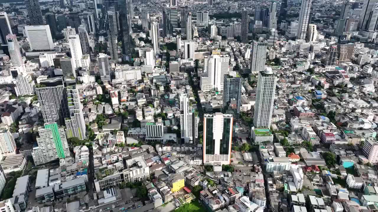 鸟瞰泰国曼谷城市高楼建筑天际线风光视频素材