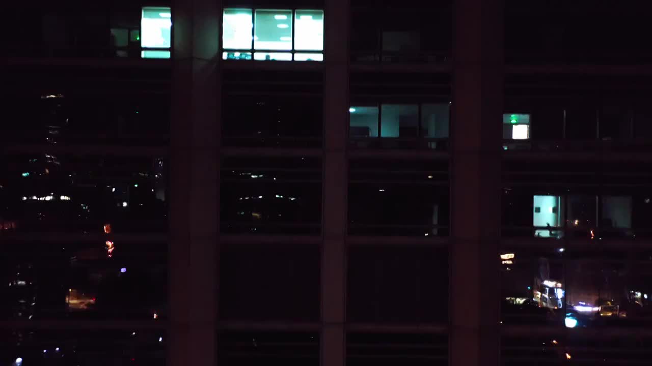 上海 黑夜 人民广场 世贸广场 办公楼外观 航拍视频 4K视频下载