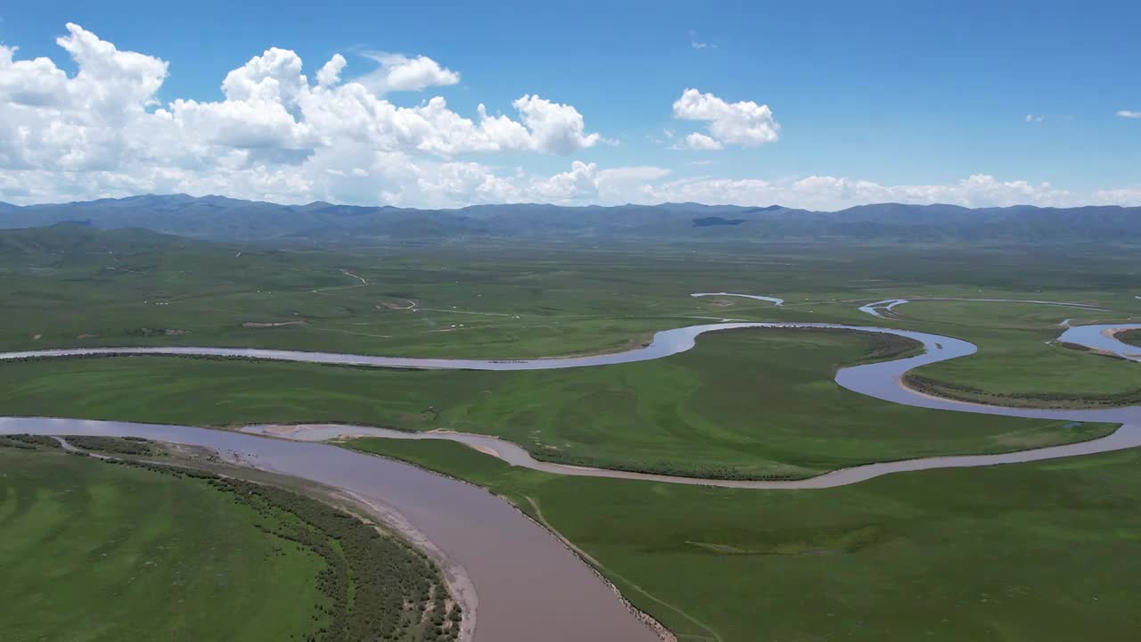 四川若尔盖草原上的河流视频下载